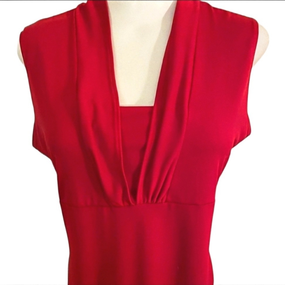 JKLA California Sleeveless Red Fitted V-Neck Top. Pullover Sz. L